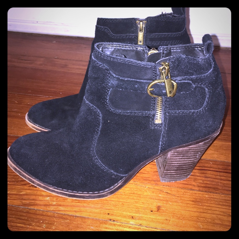 Lucky black booties